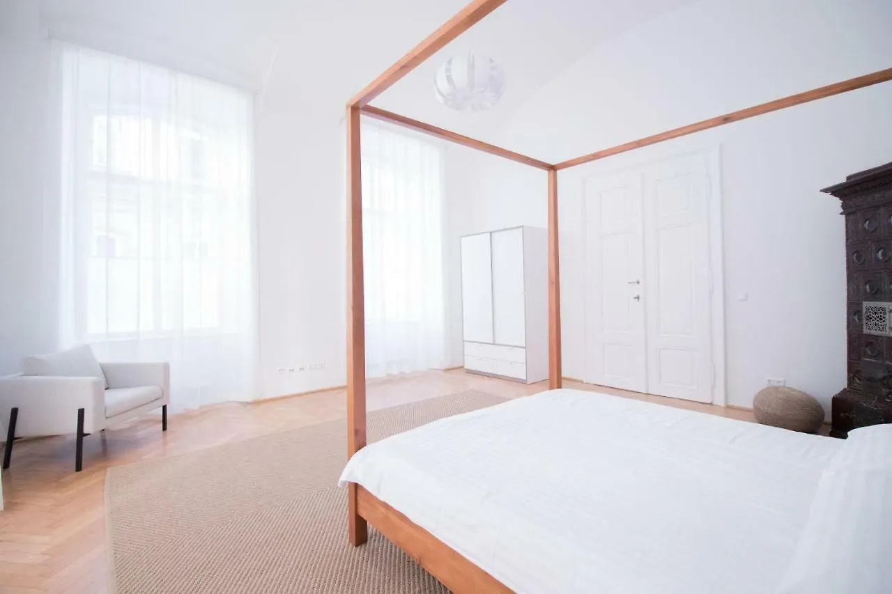 Heymi Apartments Stadtpark Vienna 0*,